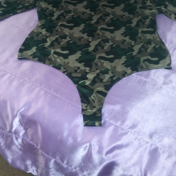 Top - Picture 2 of 3